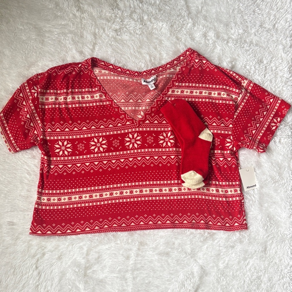 FLAWED NWT Abound Red Holiday Pajama Shirt With Matching Socks Size L Oversized
